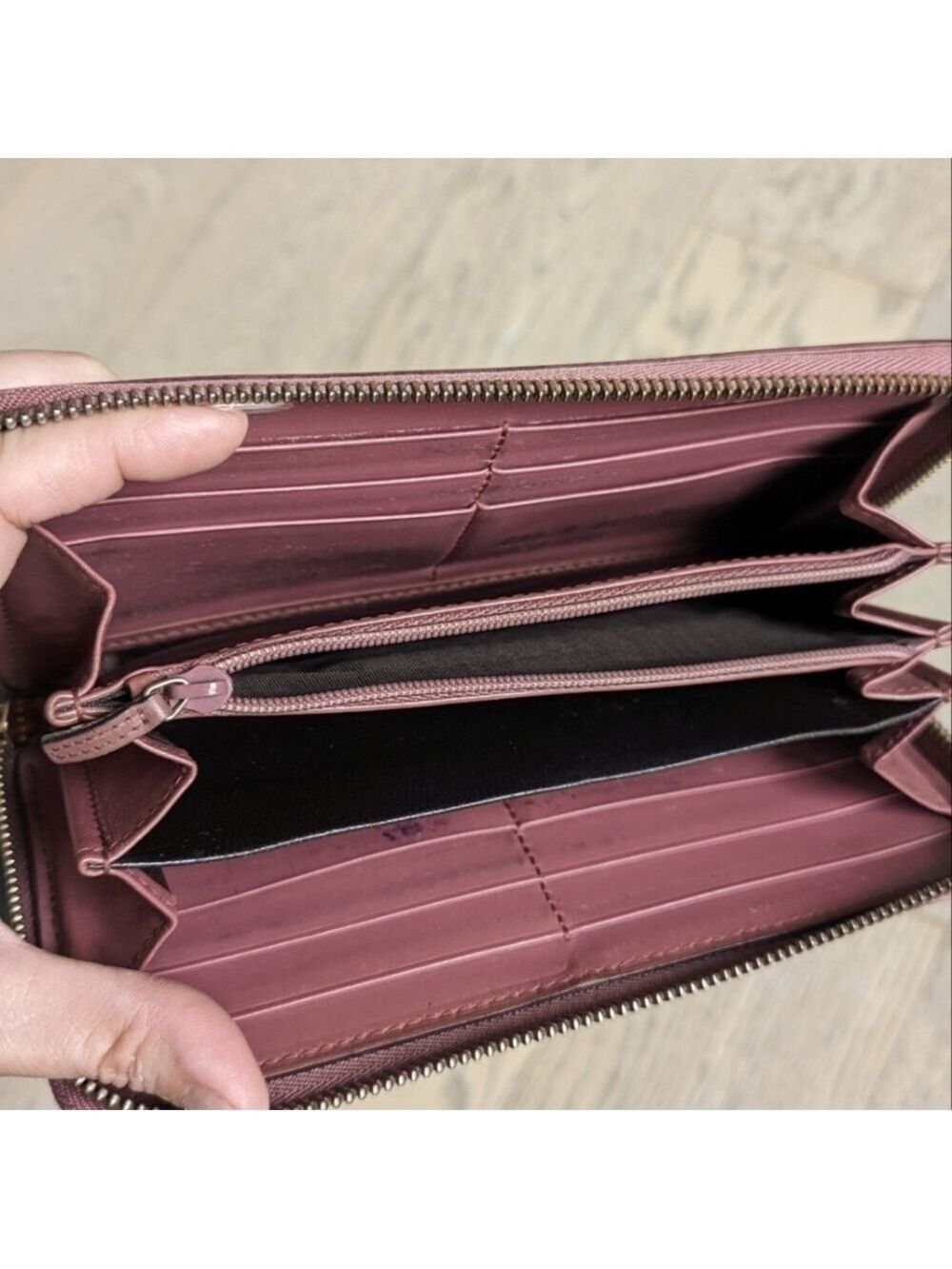 Gucci Pink Guccissima Leather GG lcon Zip Around Wallet - Picture 6 of 13